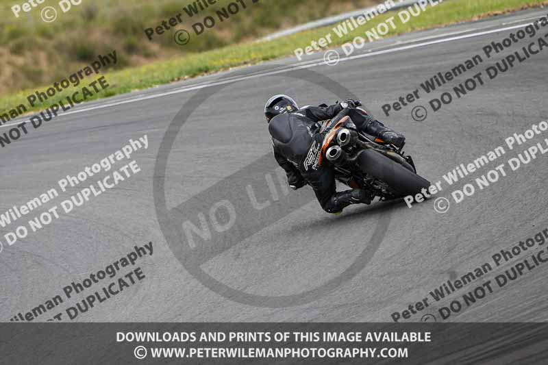 cadwell no limits trackday;cadwell park;cadwell park photographs;cadwell trackday photographs;enduro digital images;event digital images;eventdigitalimages;navarra;no limits trackdays;peter wileman photography;racing digital images;trackday digital images;trackday photos